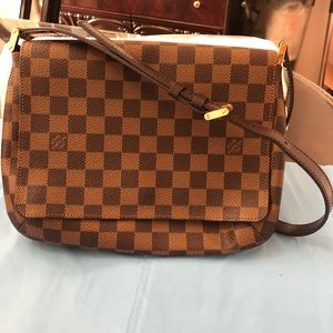 Authentic Luis Vuitton shoulder bag
